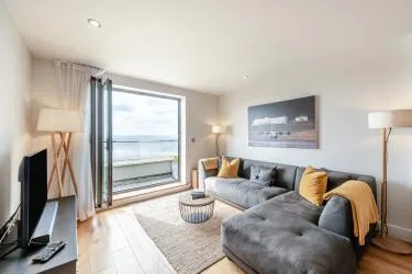 10 Ocean Point
