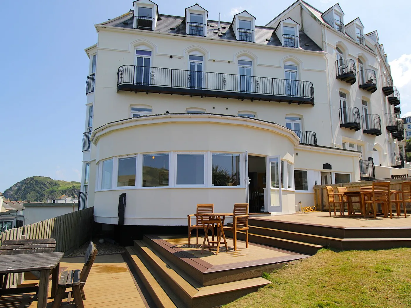 11 Cove View Apartments