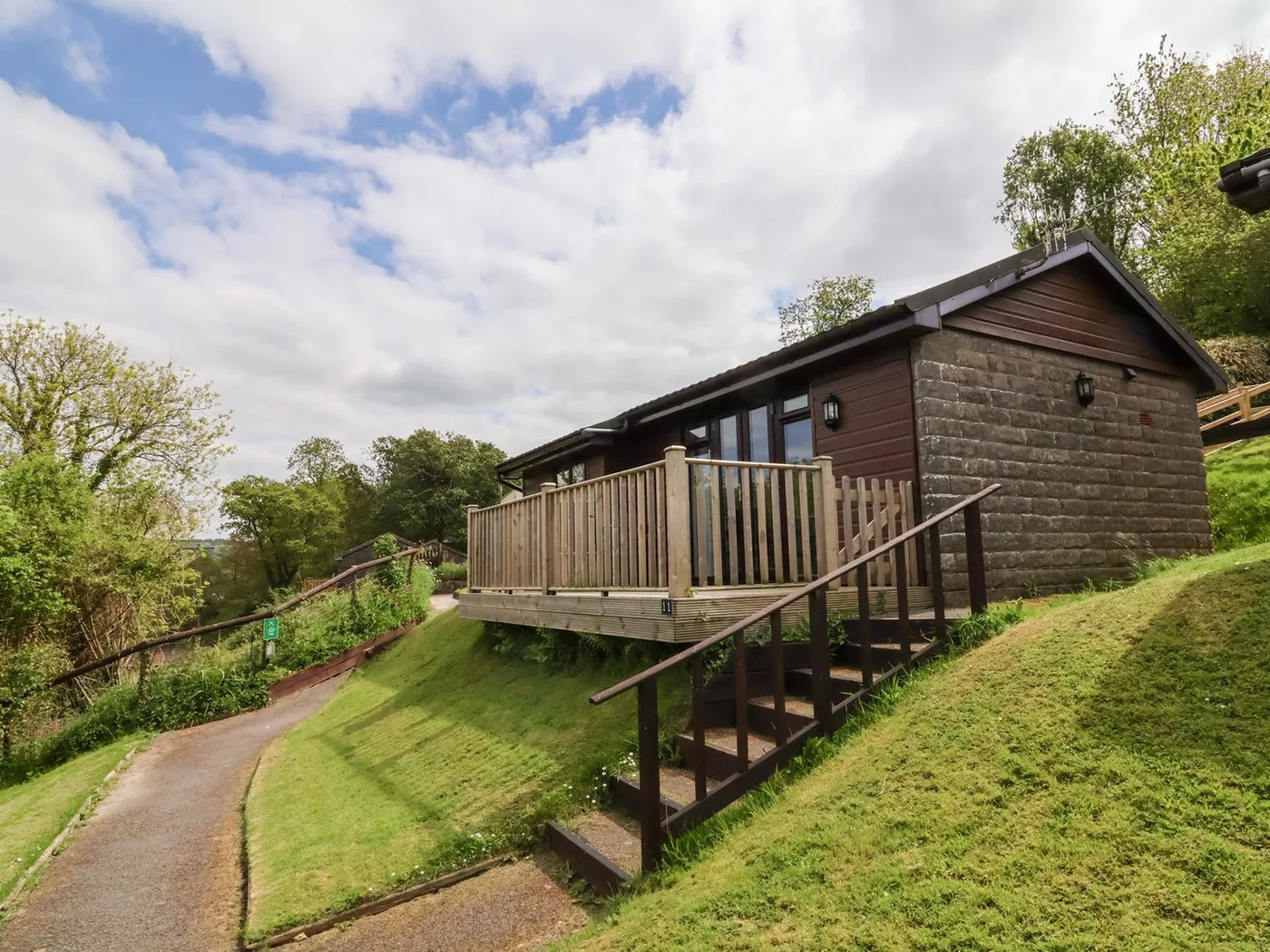 11 Manleigh Park