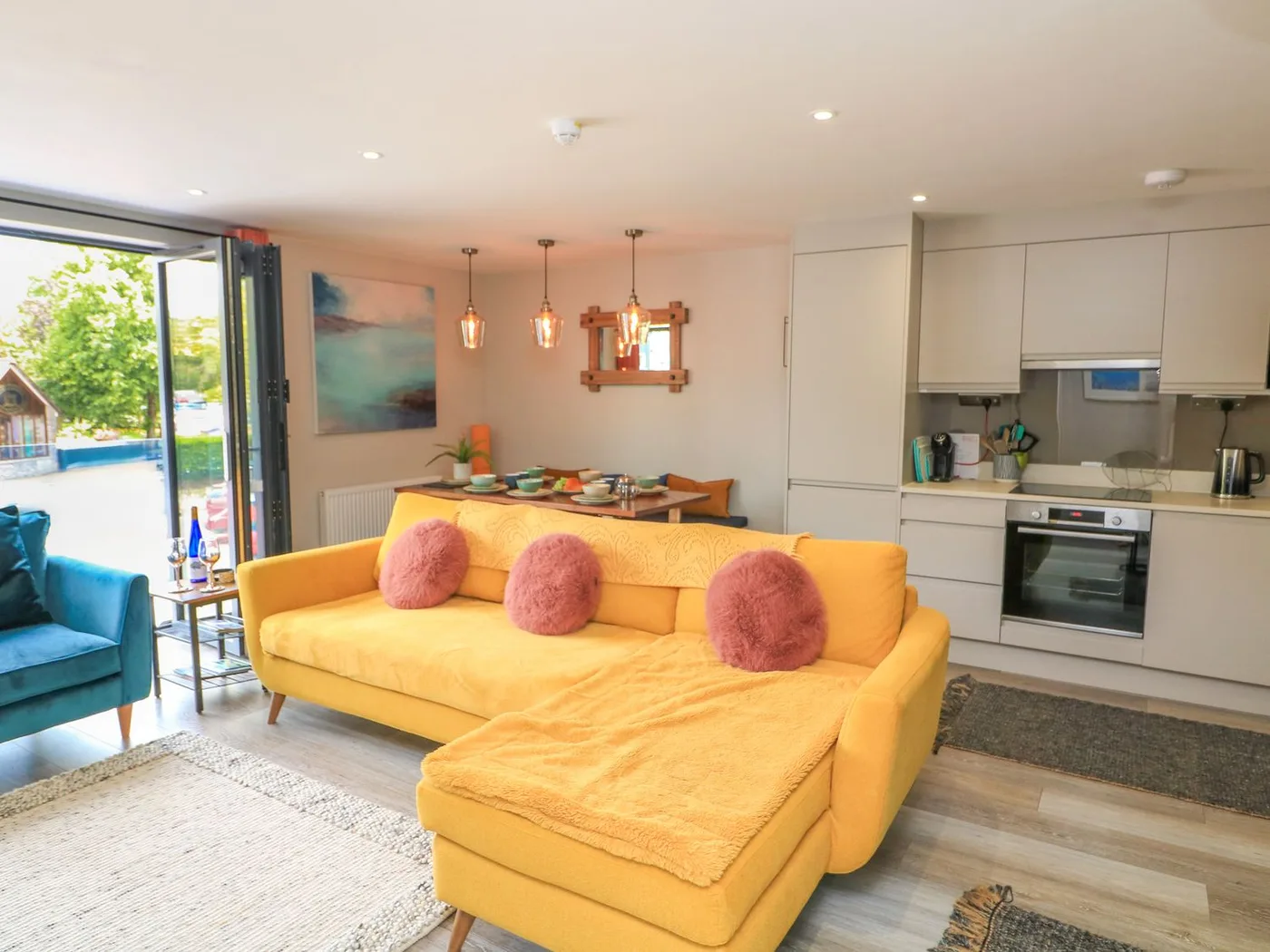 2 De Courcey House