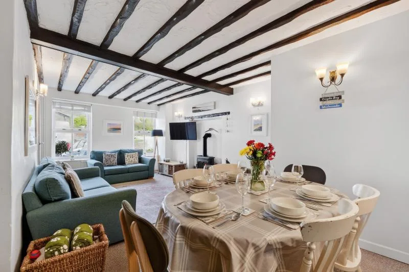 2 Inglenook Cottages, Croyde