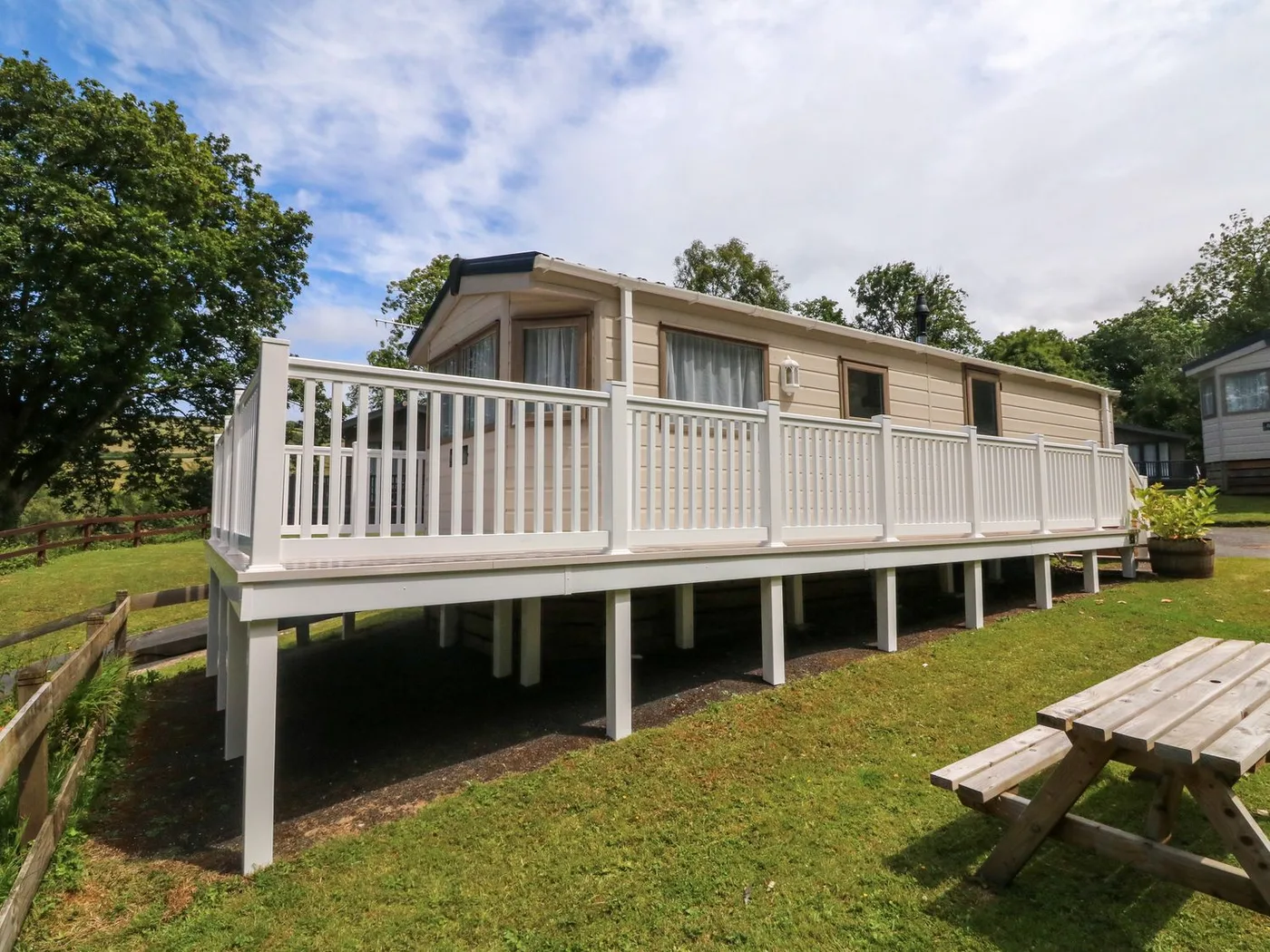 23 Manleigh Park