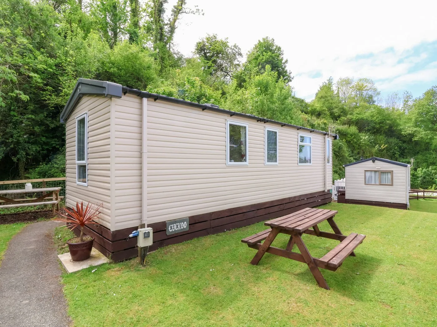 25 Manleigh Park