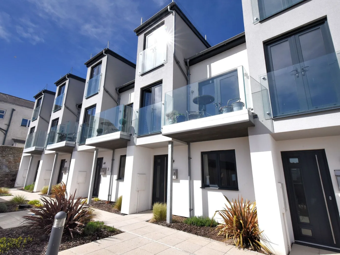 3 Grove Mews