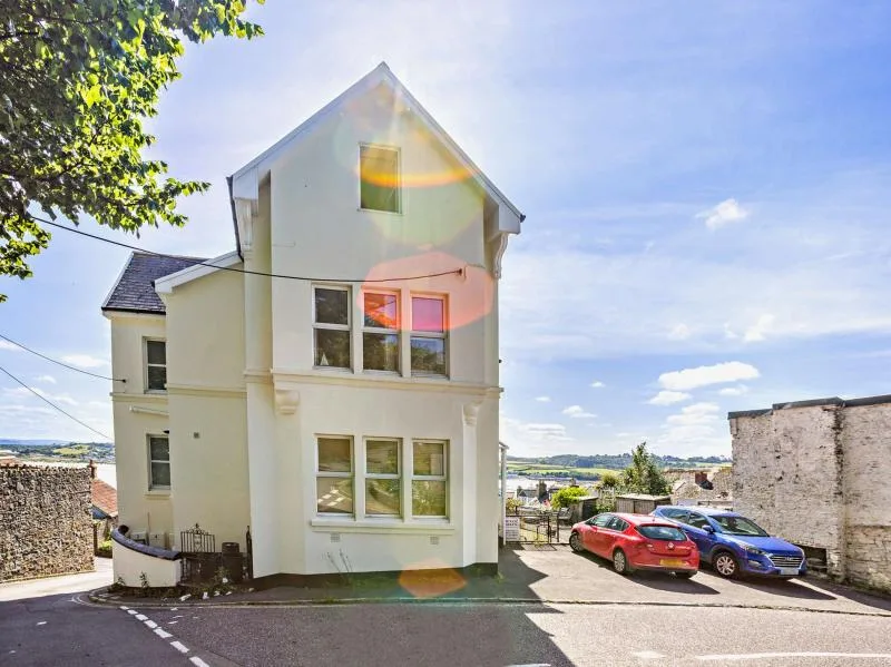 3 The Gables