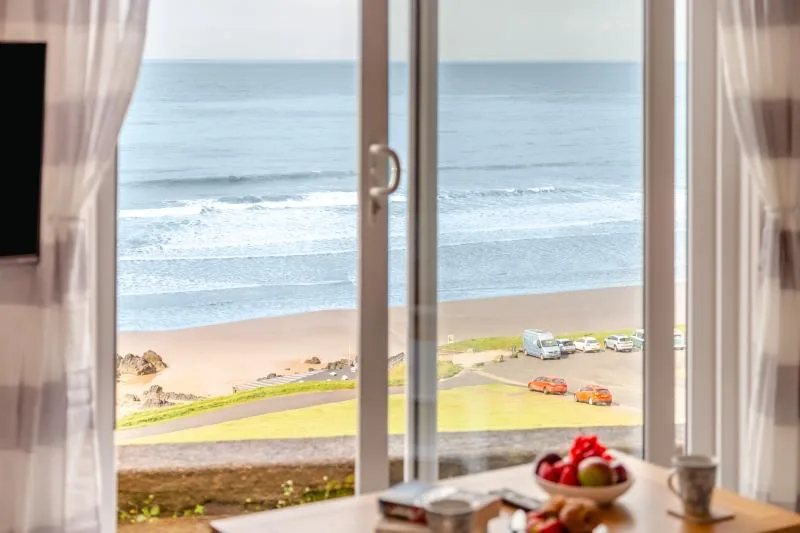 4 Beach View