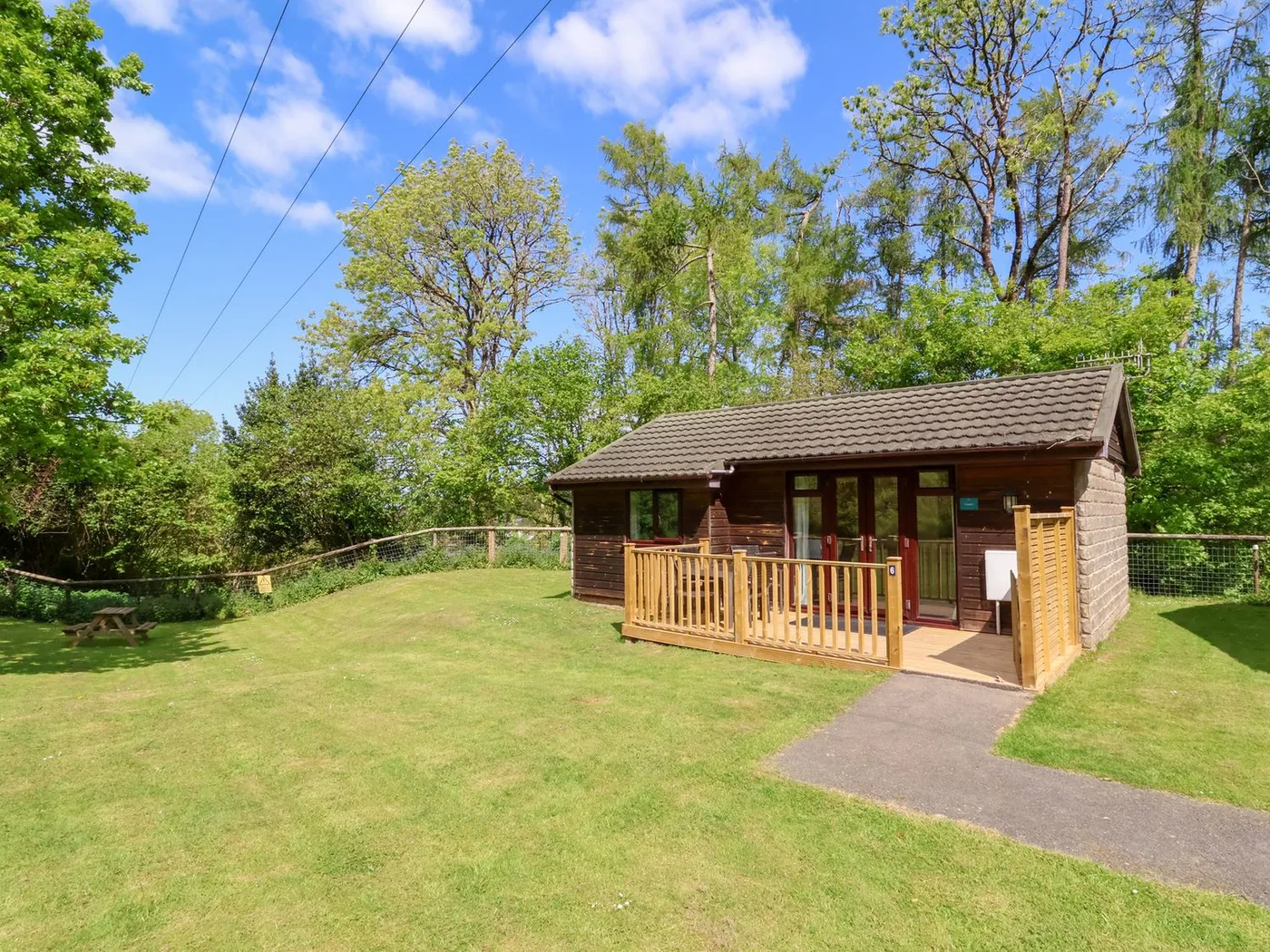 6 Manleigh Park