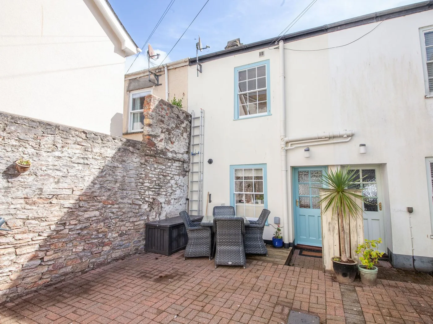 7 Charles Street