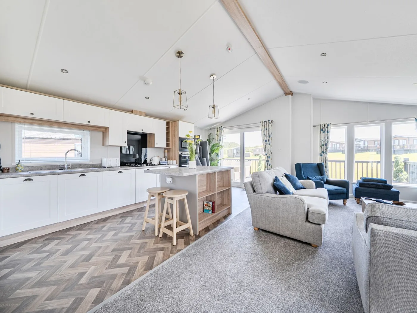 Atlantic Breeze Luxury Lodge sleep 6