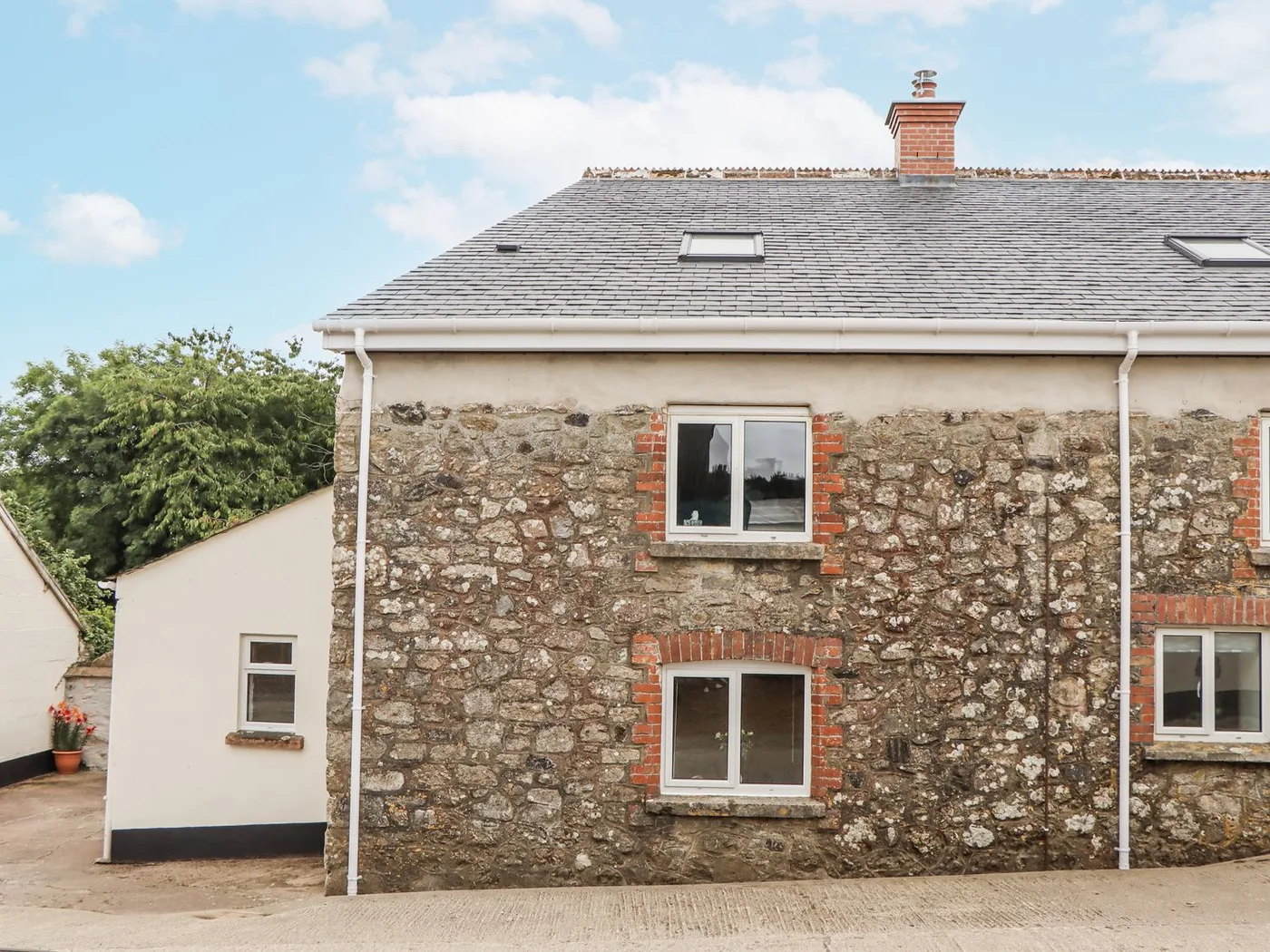 Aunty Junes Cottage