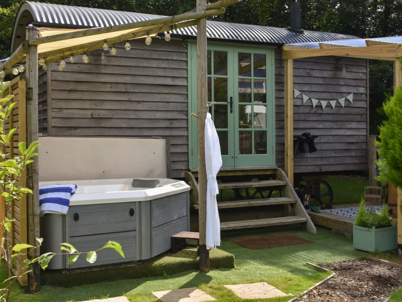 Burr 1 Shepherds Hut