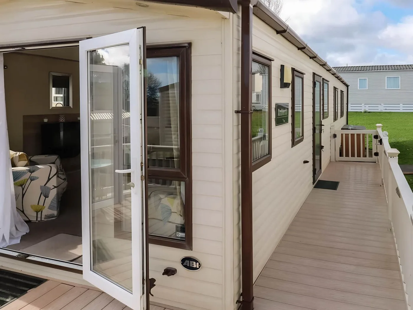 CaravanSleeps6-FreeParking-QuietRetreat-Nature