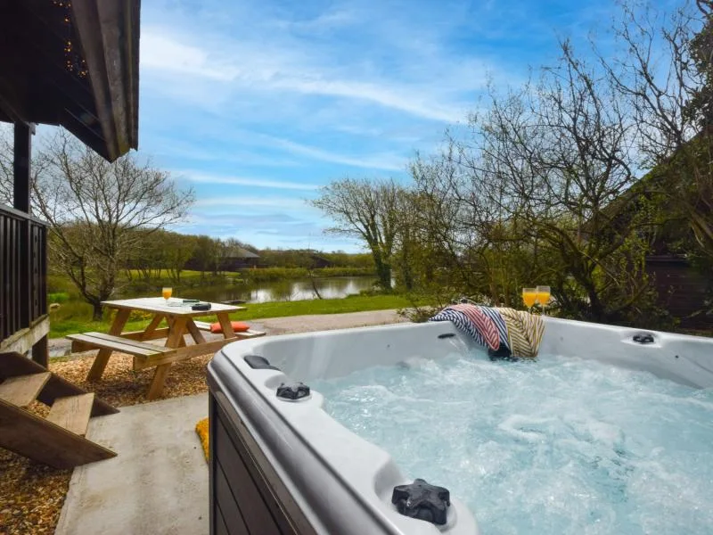 Clovelly Lakes Heron Lodge One