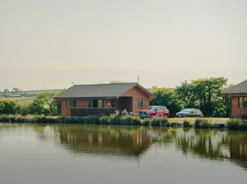 Clovelly Lakes Swift Lodge Seventeen