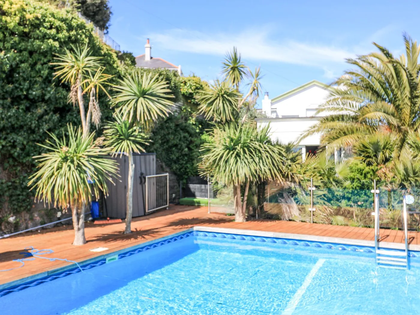 Delmonte Lodge