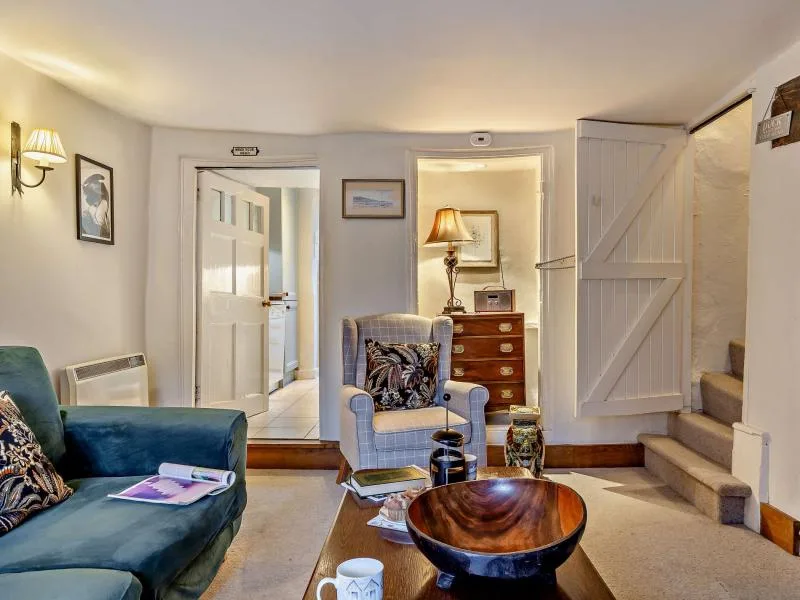 Devon's Traphouse Cottage