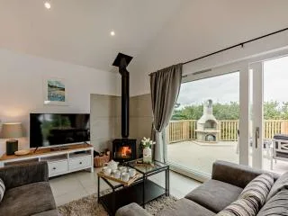 Dittisham Hut