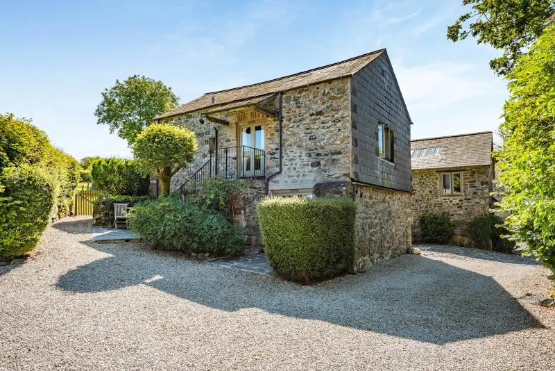 Higher Manor Garden Apartment