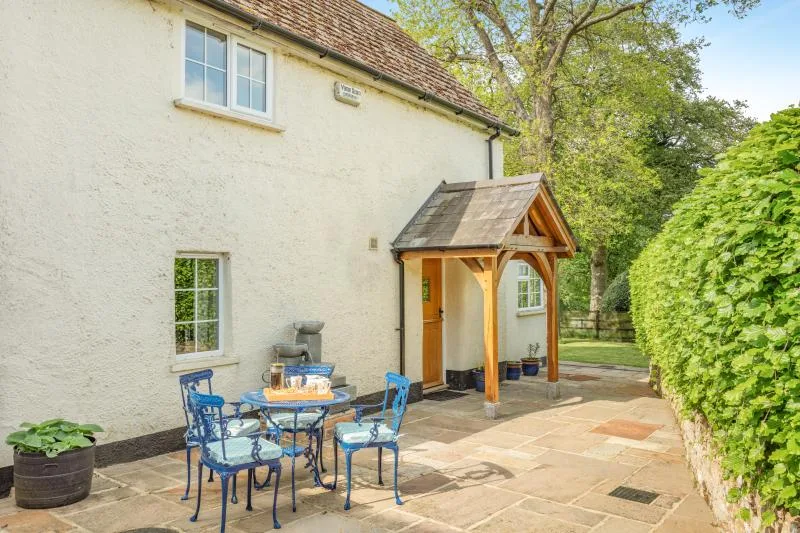Hill Rest at Western Cottage