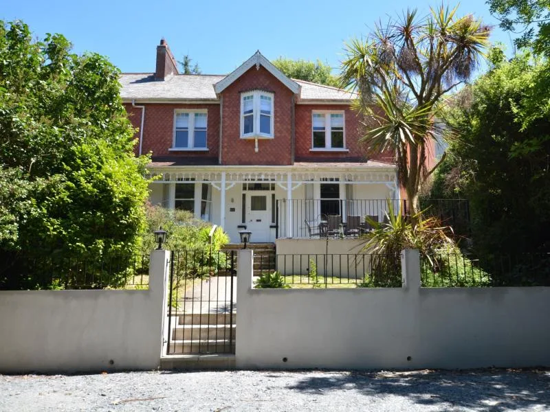 Hillview Villa