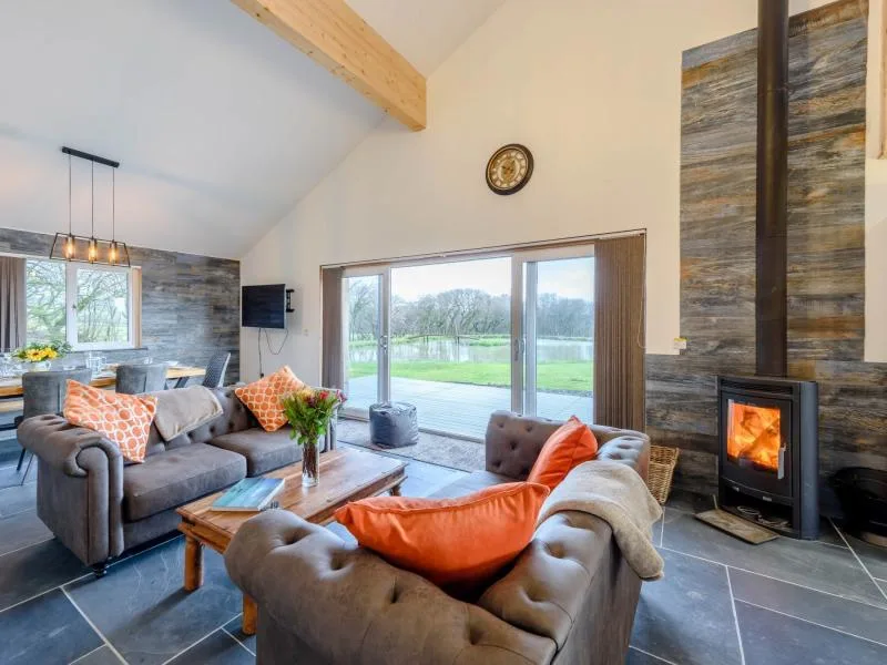 Lake Retreat