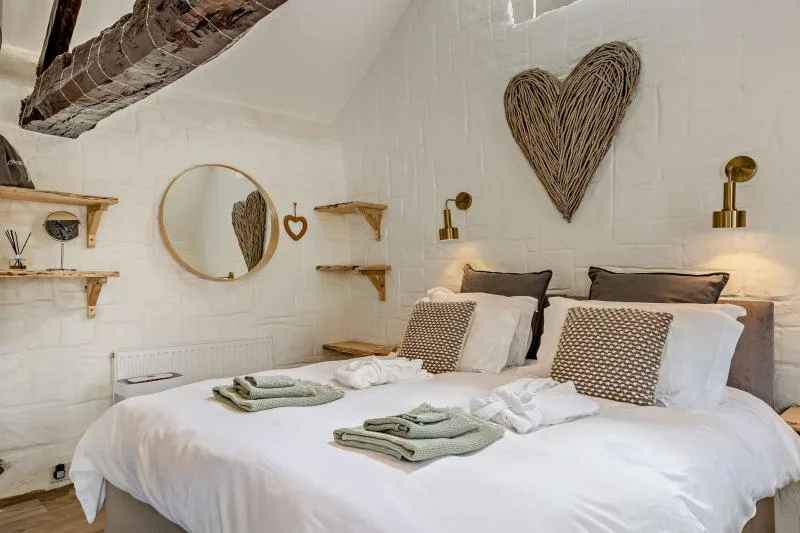 Love Cottage