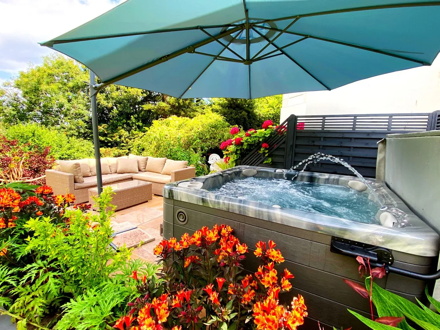 Muntham Luxury Town House with Hot Tub