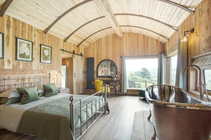 Shepherd Hut At West Farleigh
