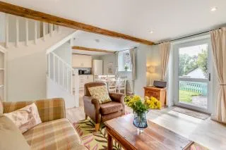 Sunrise Oak Apple Cottage