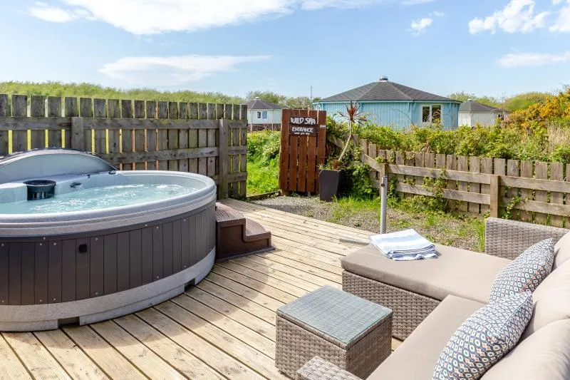 Sunset Glamping Escapes - Golden Dune