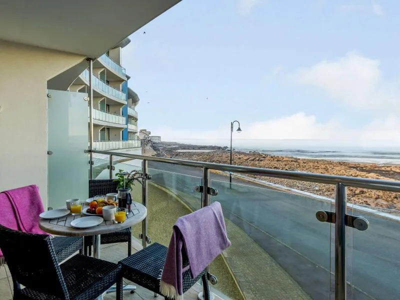 Surfers View