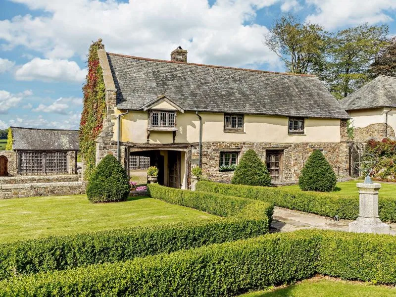 The Gate House - Dolton