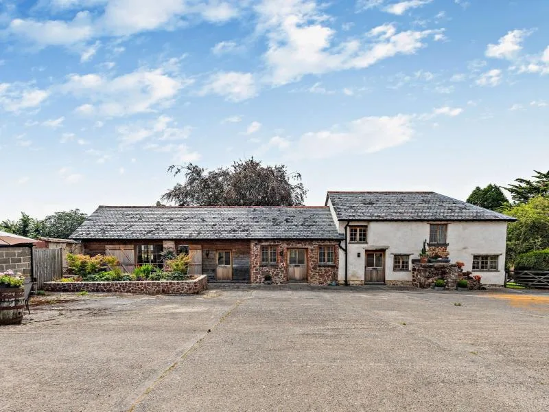 The Linhay - Holcombe Burnell Farm