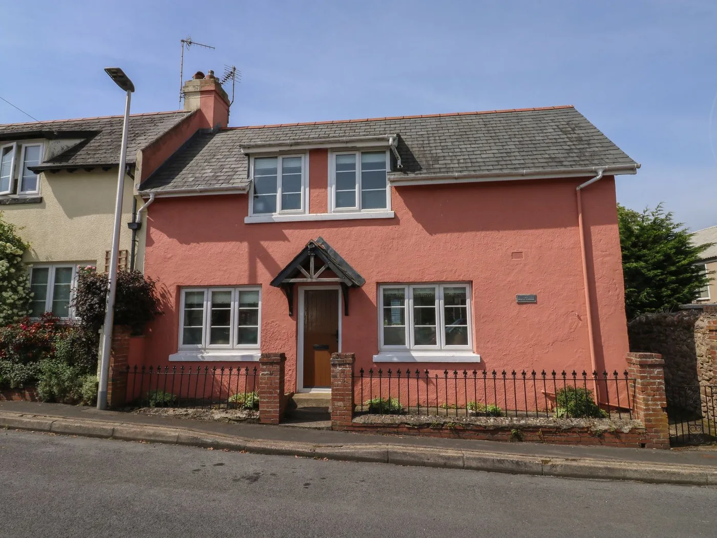 Tracey Cottage