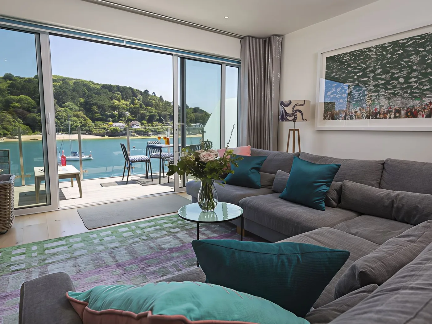 Villa 8, Estura