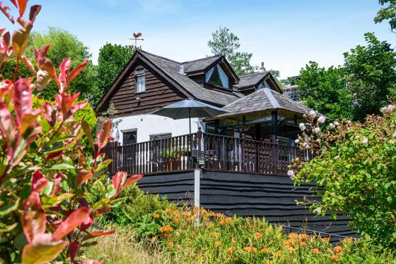 White Cottage Retreat